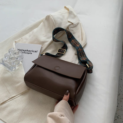 New Retro Easy Matching Women's High-grade Fashion Messenger Bag