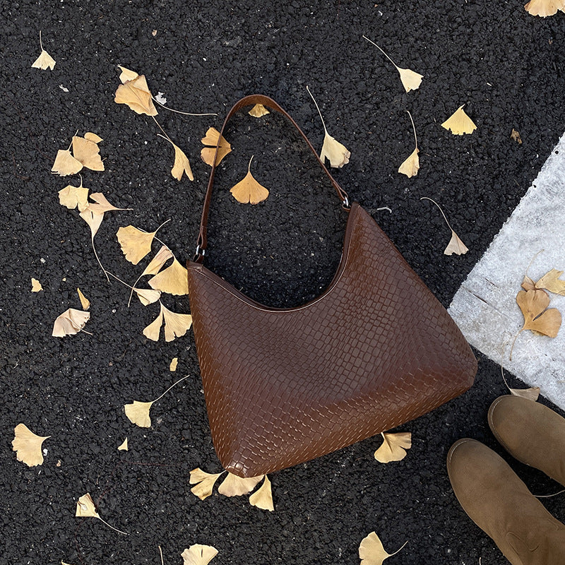 Shoulder Bag Women's Bag Retro Premium Underarm Bag Large Capacity Woven Bag Commuter Tote